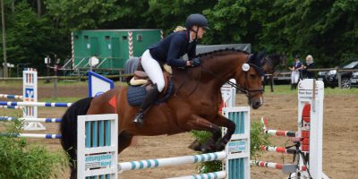 Pfingstturnier in Klausdorf: Kira Sophie Martensen mit Cissimo (Klausdorf)