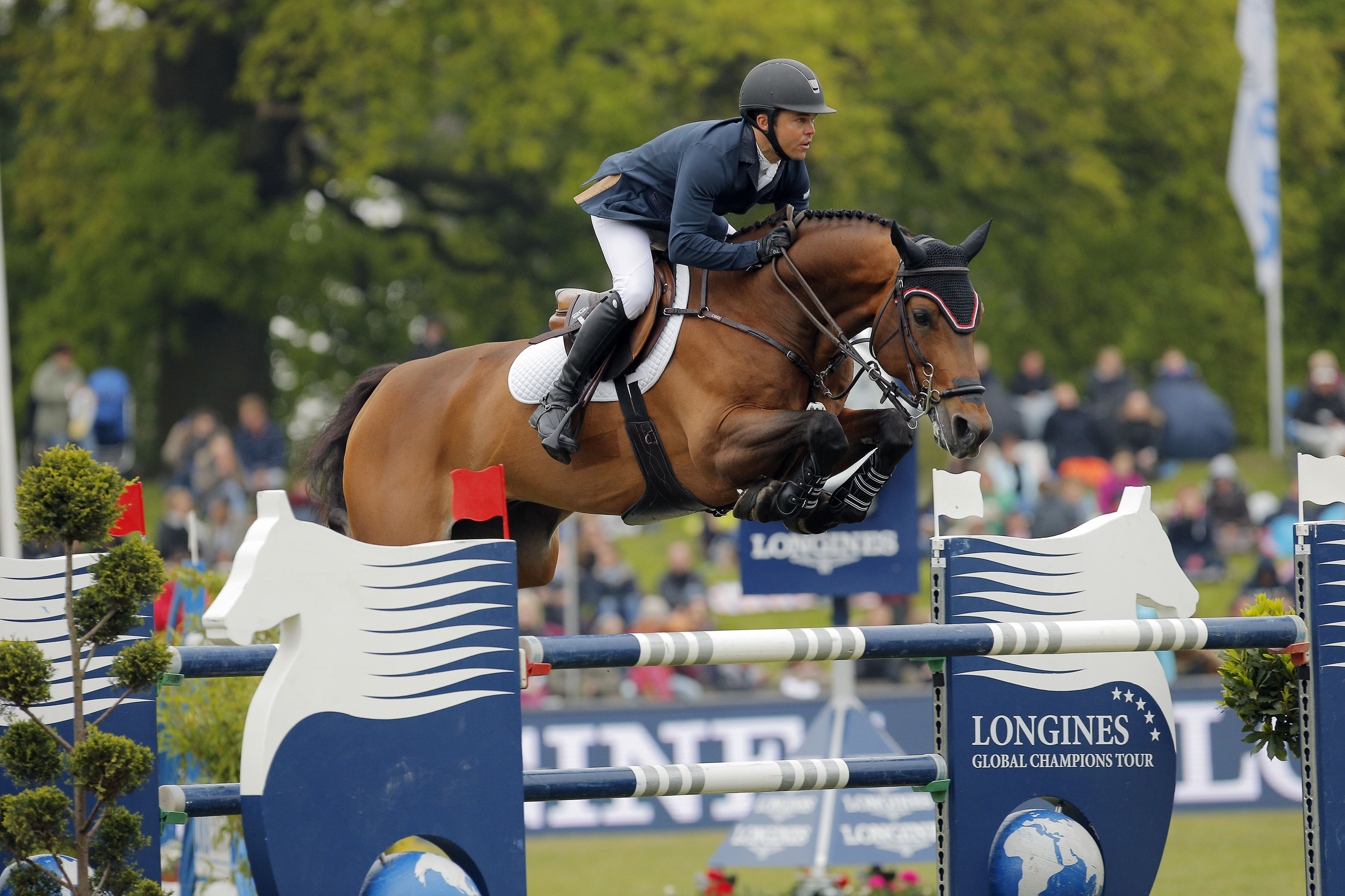 Kent Farrington (USA) mit Voyeur, Weltranglistenerster und Sieger Longines Global Champions Tour Großer Preis von Hamburg, kommt zum Global Jumping nach Berlin.